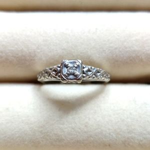 Vintage 14K White Gold Diamond Ring